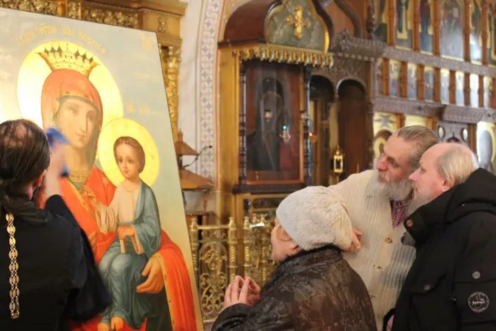 Освящение Иверской иконы Пресвятой Богородицы работы Яценко И.В. для храма Преображения (Нижние Прыски) — фото 3