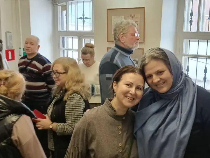 Открытие Третьей отчётной выставки работ выпускников в МКЦ «Дом Цыплаковых» г. Козельск — фото 2