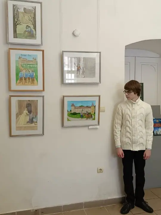Открытие Третьей отчётной выставки работ выпускников в МКЦ «Дом Цыплаковых» г. Козельск — фото 3