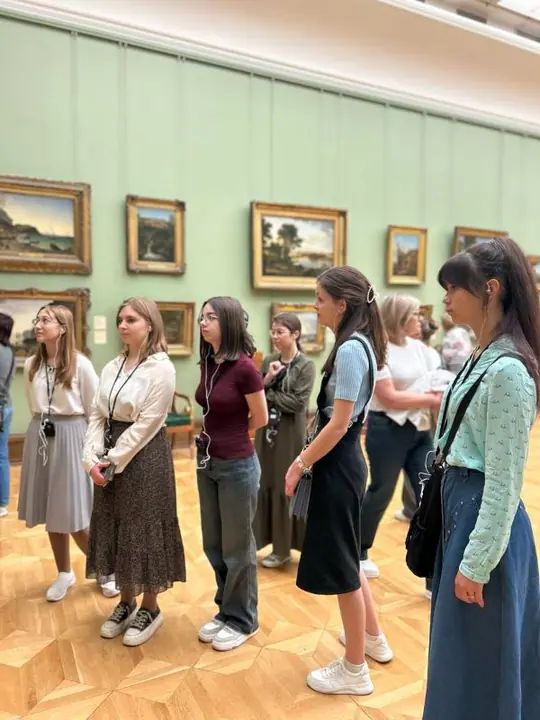 23 апреля учащиеся 2 класса посетили Кремль в Москве, а 4 и 5 классы — Третьяковскую галерею — фото 11