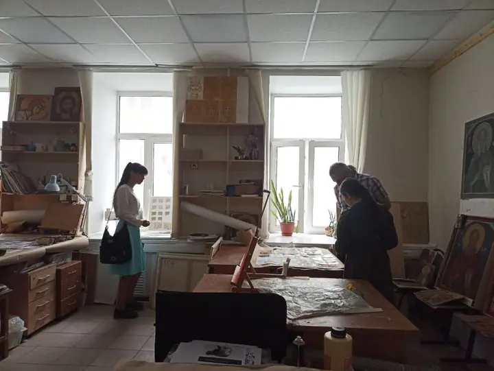 Посещение ученицами 5 класса с педагогом ПСТГУ кафедры монументального искусства — фото 5