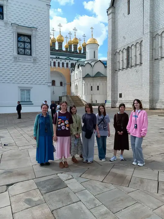 2 класс в сердце Москвы: экскурсия по Соборной площади Кремля — фото 5