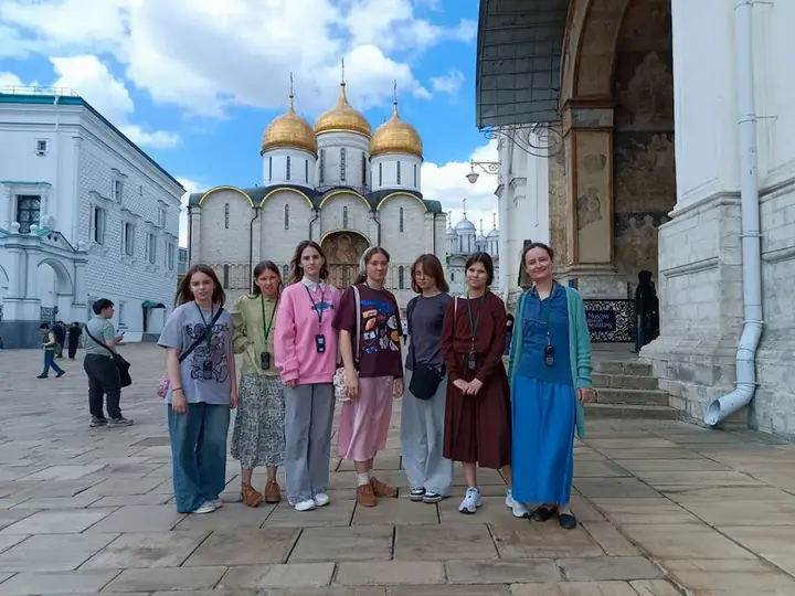 2 класс в сердце Москвы: экскурсия по Соборной площади Кремля — фото 1