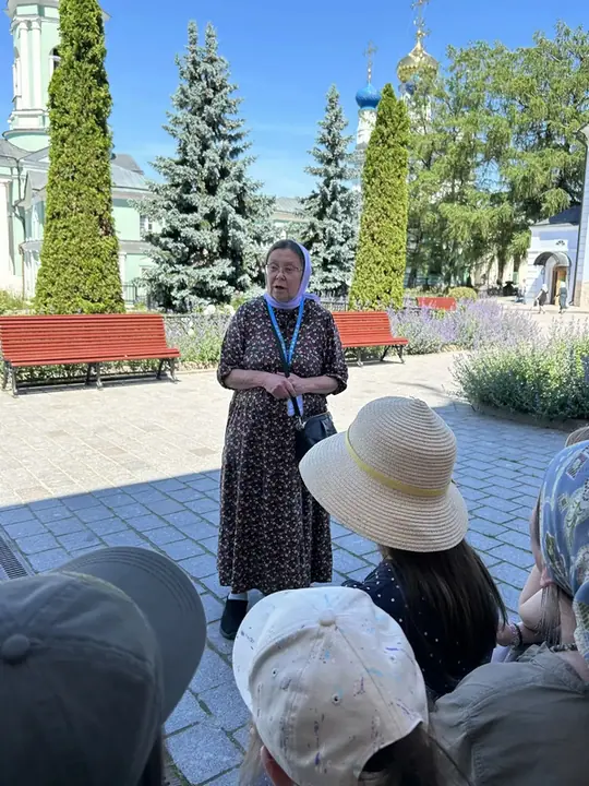 Экскурсия по обители и в келью преподобного Амвросия Оптинского на пленэре — фото 5