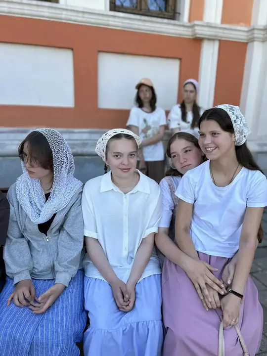Экскурсия по обители и в келью преподобного Амвросия Оптинского на пленэре — фото 4